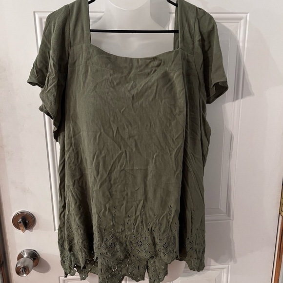 Torrid Green Buttoned Ruffled Blouse - Picture 7 of 7